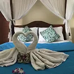 Arya Homestay