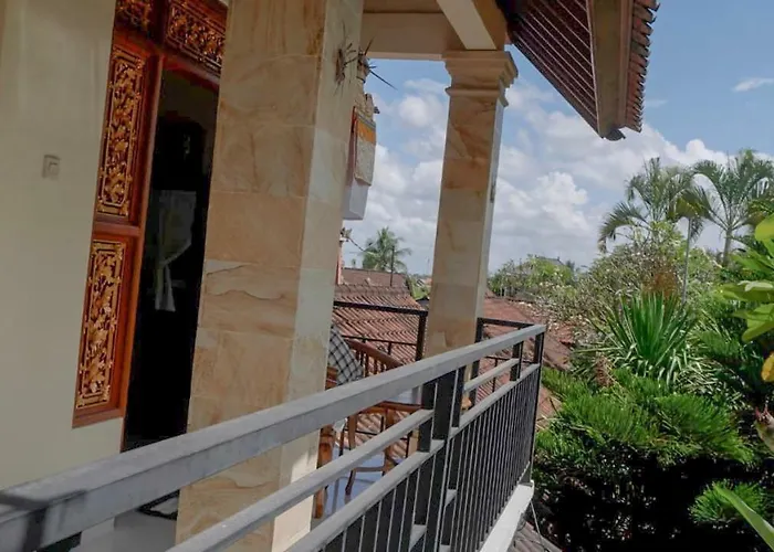 Arya Homestay